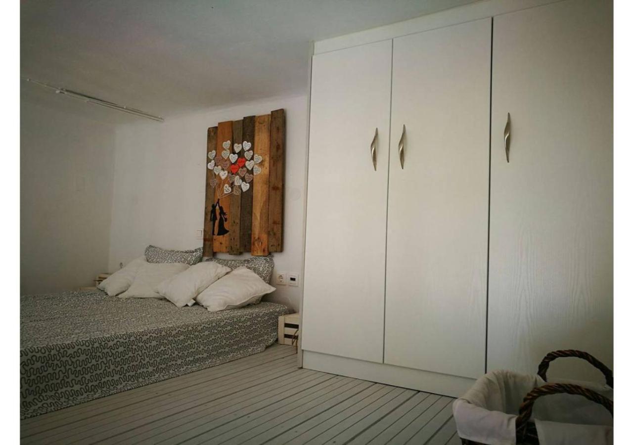 Kikilia'S & Stelio'S Apartments 아다마스 외부 사진