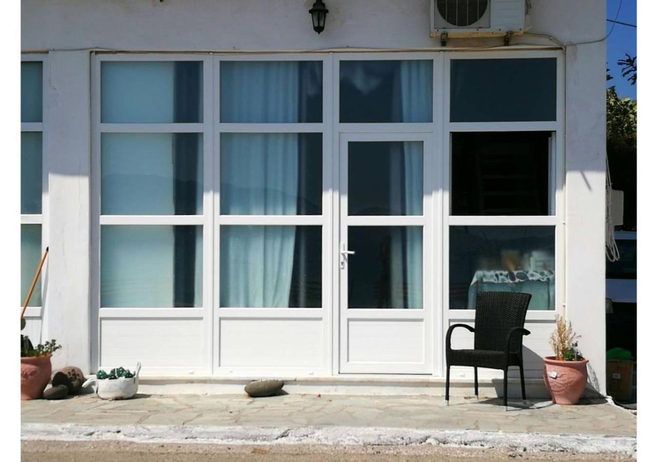 Kikilia'S & Stelio'S Apartments 아다마스 외부 사진