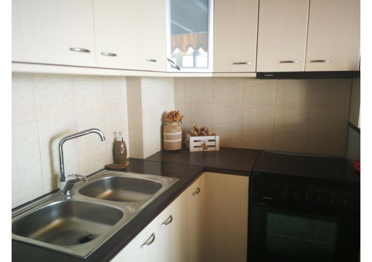 Kikilia'S & Stelio'S Apartments 아다마스 외부 사진