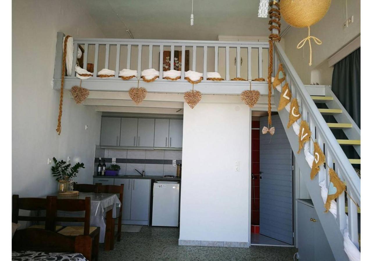 Kikilia'S & Stelio'S Apartments 아다마스 외부 사진